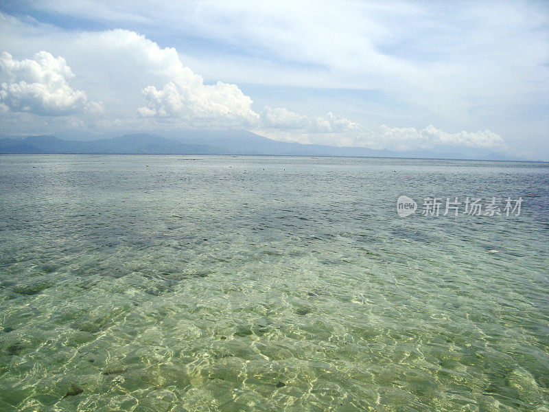 印度尼西亚Nusa Lembongan的透明水